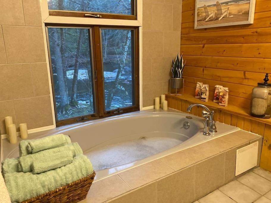 Peaceful Gateway To Island Creek Cottage East Stroudsburg Exterior photo